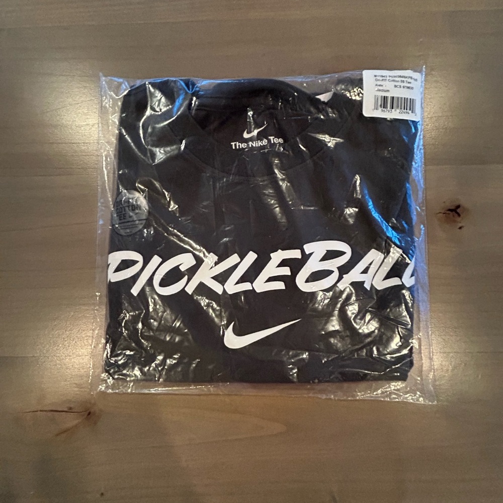 BRAND NEW Nike Pickleball t-shirt - Size Medium